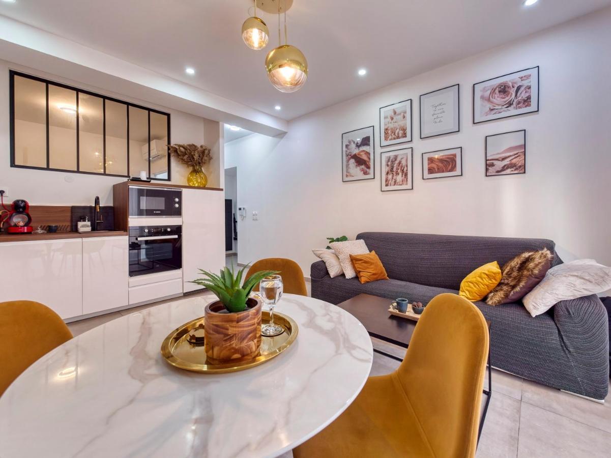 City Vibes, Indoor Parking, Breakfast & Air Conditioning Nice Exterior photo
